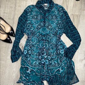 ⛵️Chico’s Travelers long Button mesh top